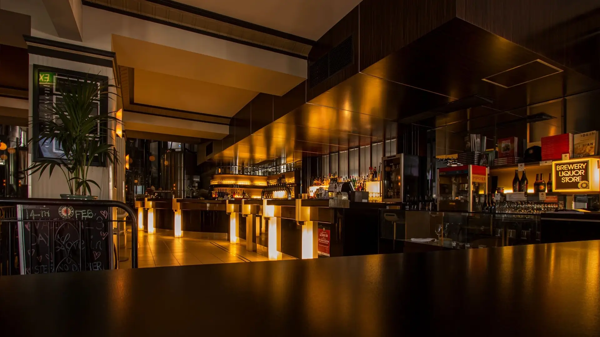 Elegant restaurantinteriør med luksuriøs atmosfære